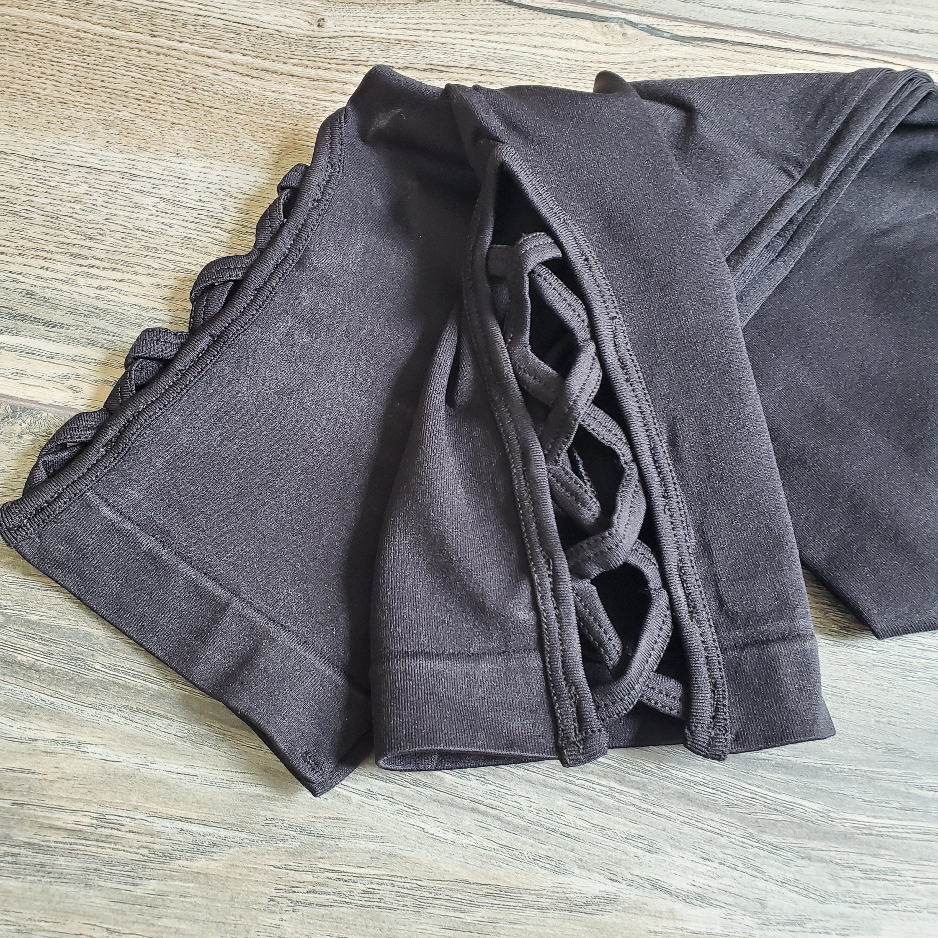 Criss Cross Detail Ankle Leggings