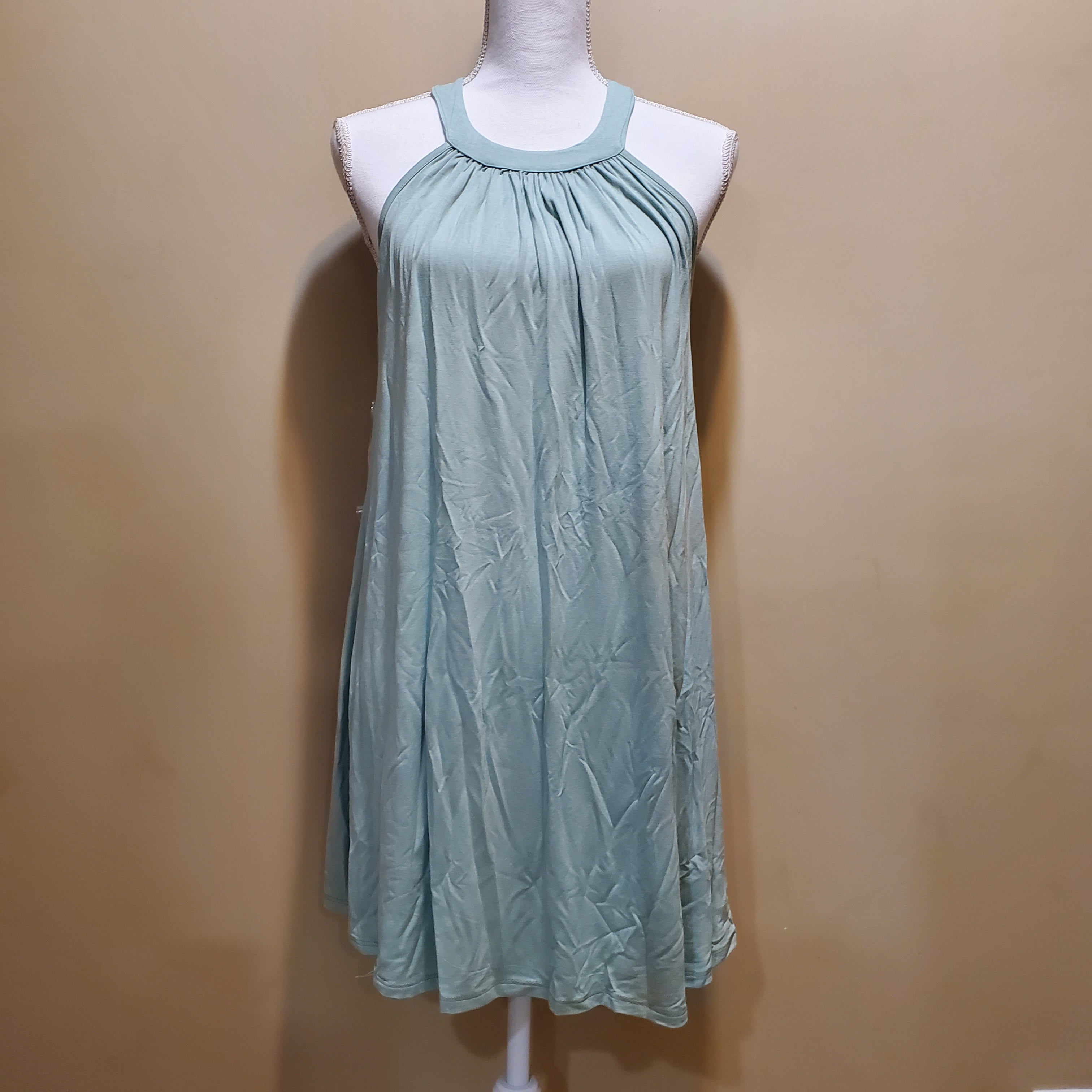 Solid Keyhole Back Dress