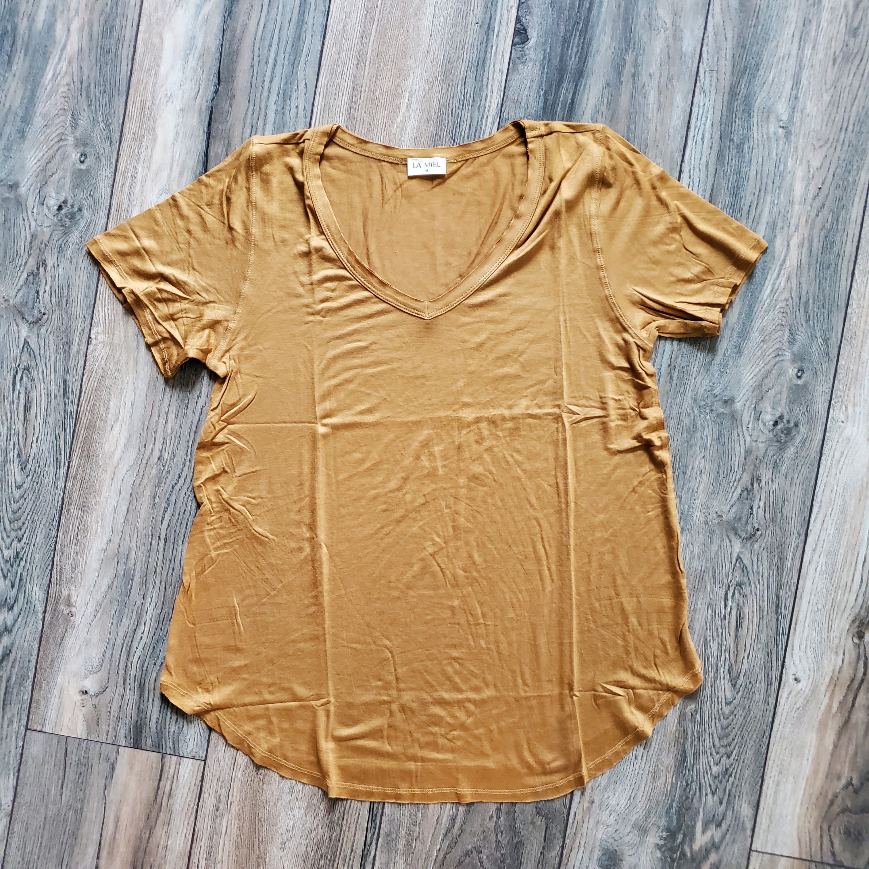 Basic V-Neck Tee