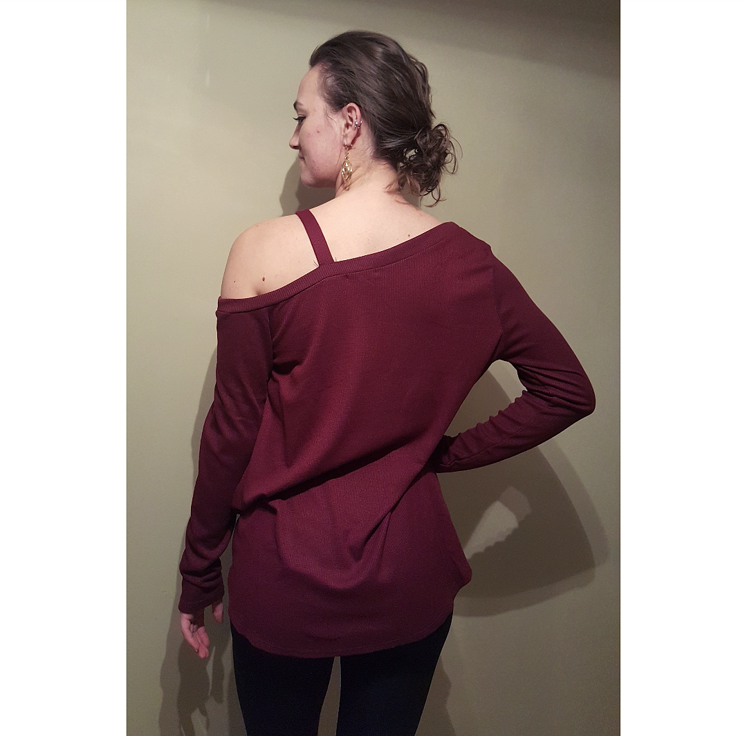 Gathered Twist Solid Knit Top