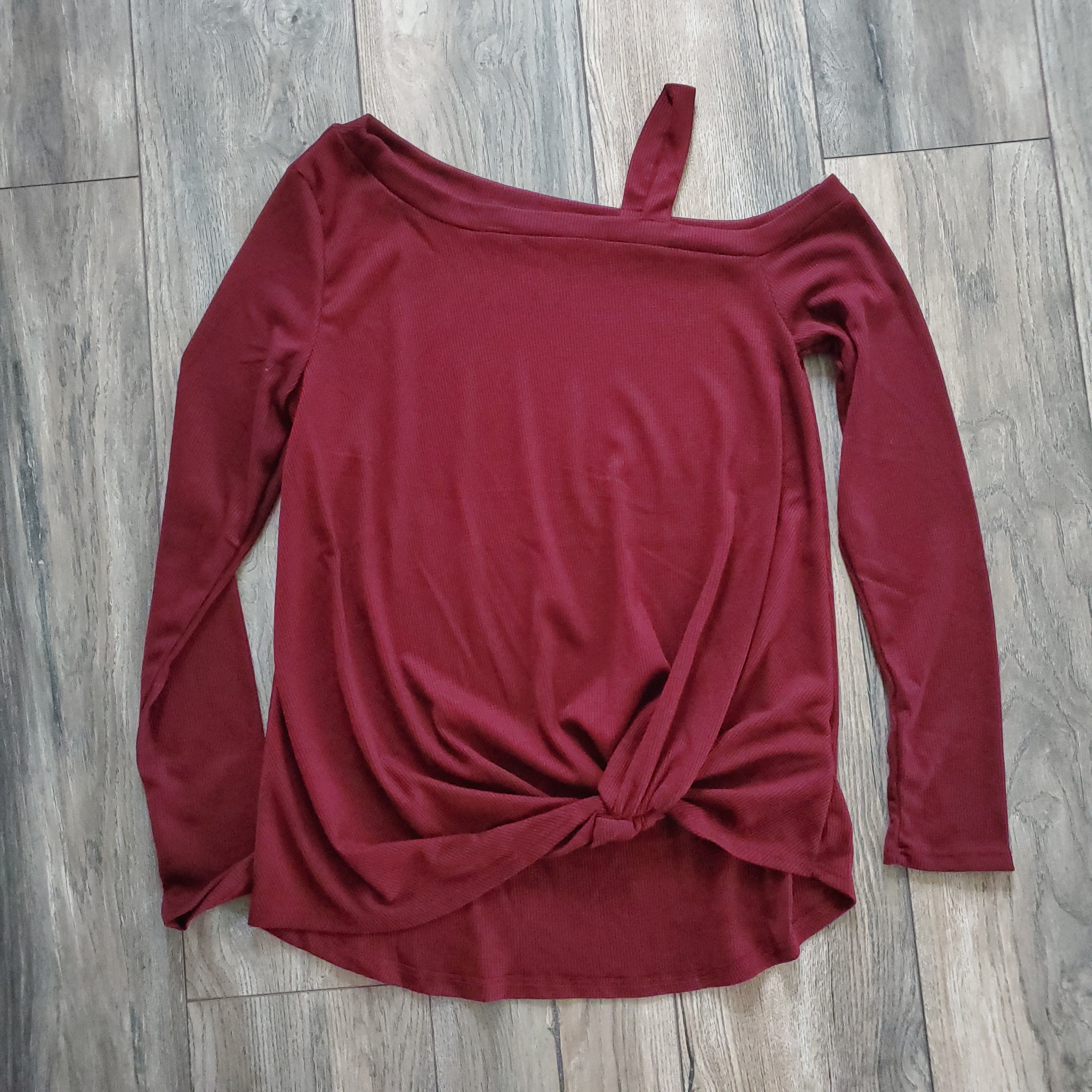 Gathered Twist Solid Knit Top