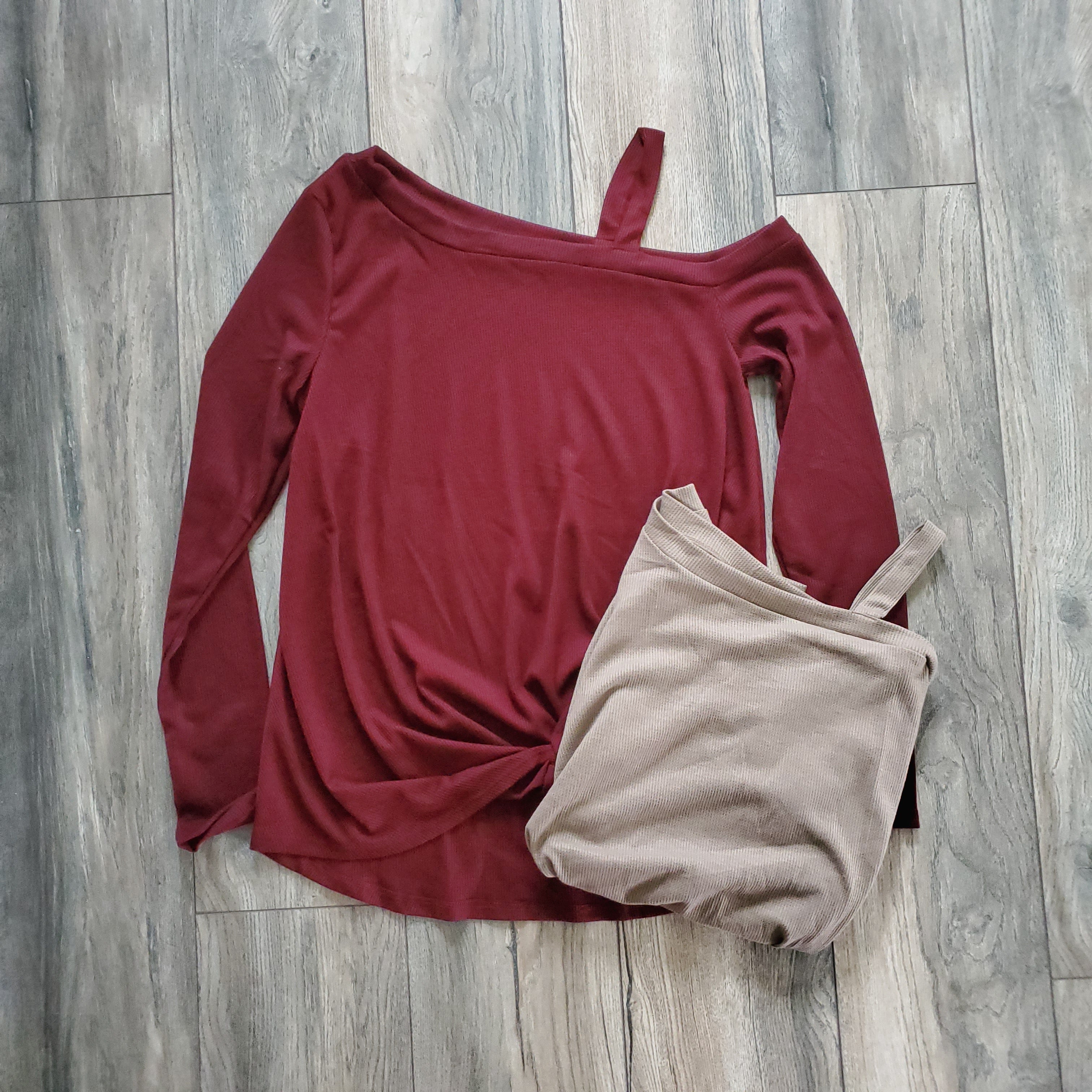 Gathered Twist Solid Knit Top
