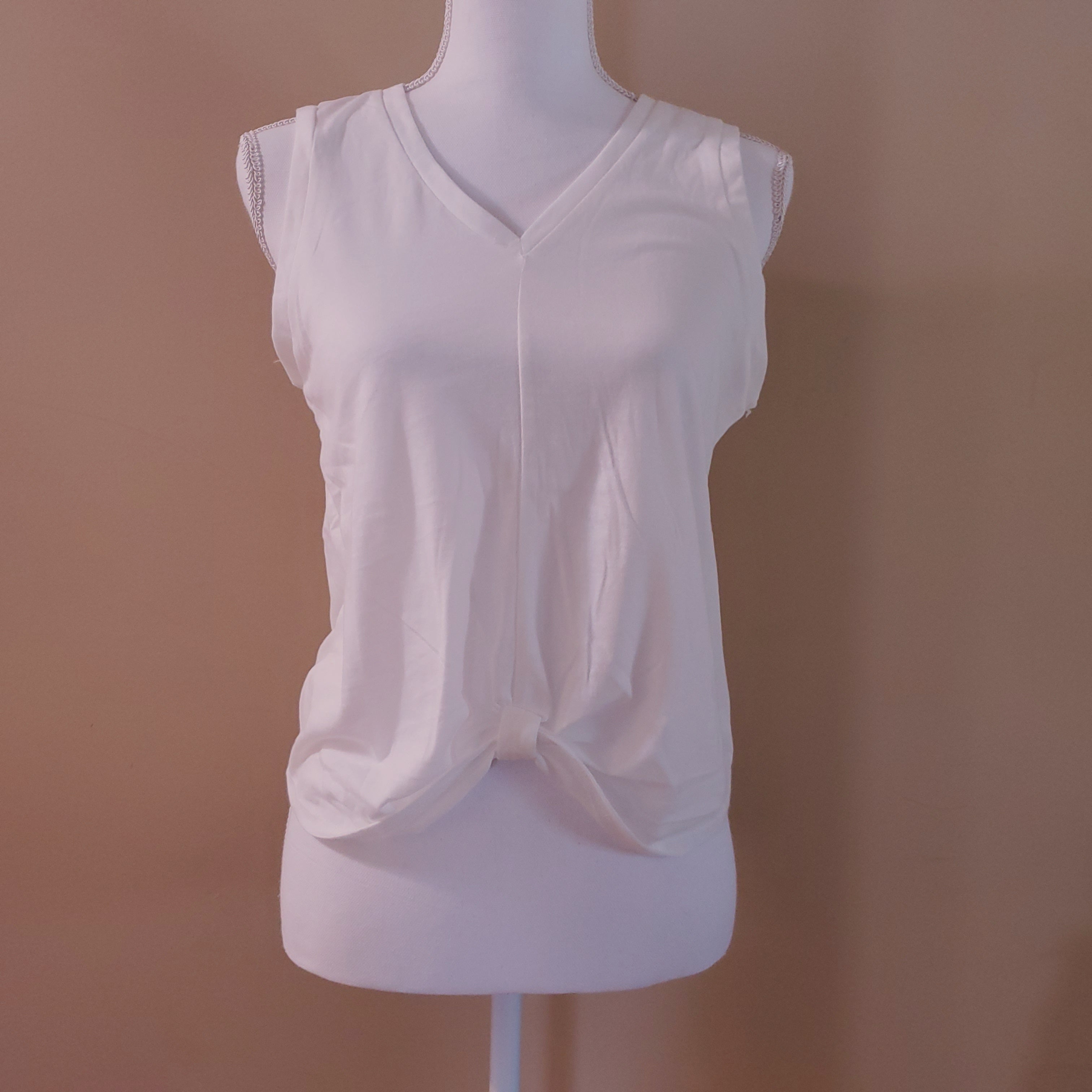 Solid Front Knot Hem Tank Top