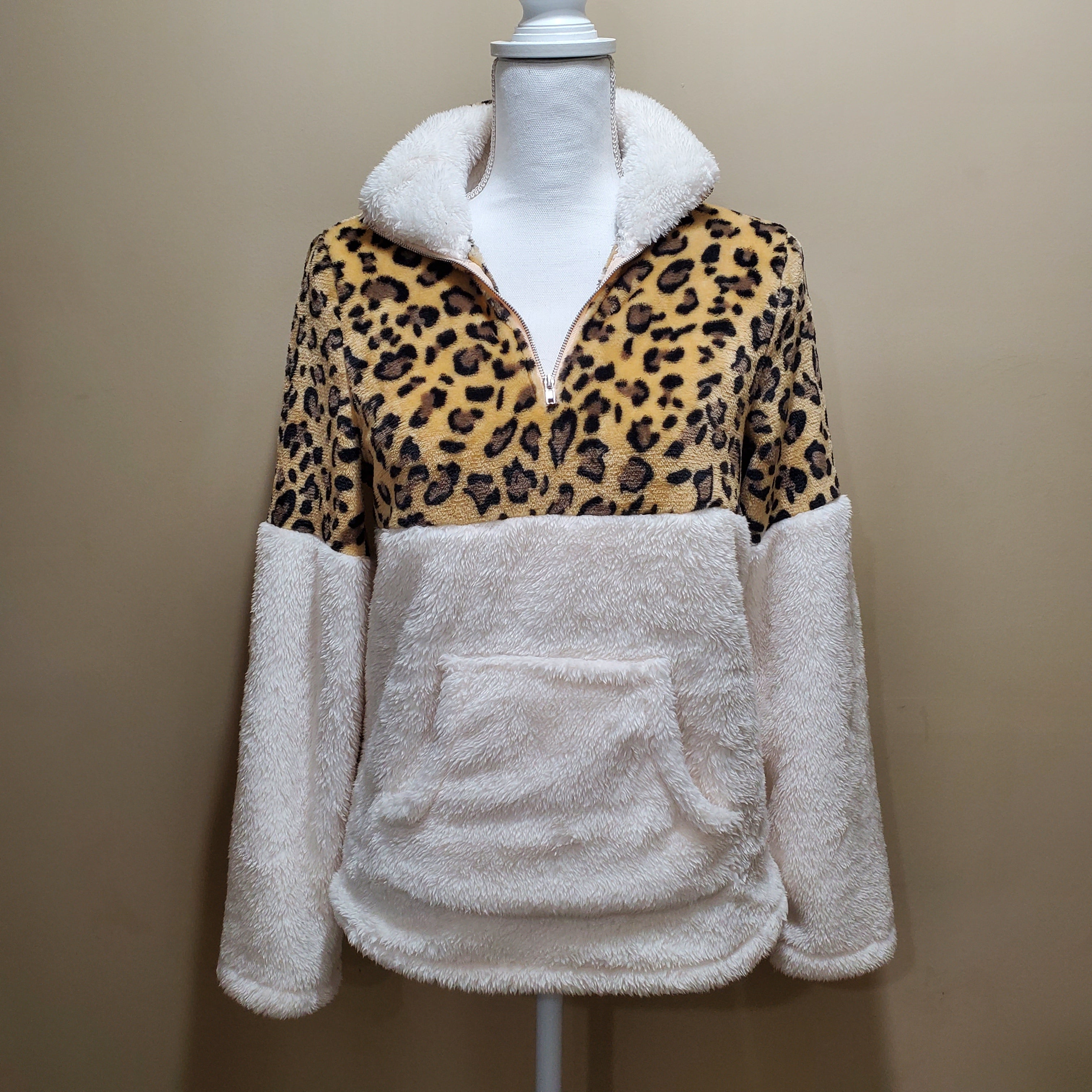 Leopard & Cream Sherpa Pullover (small)